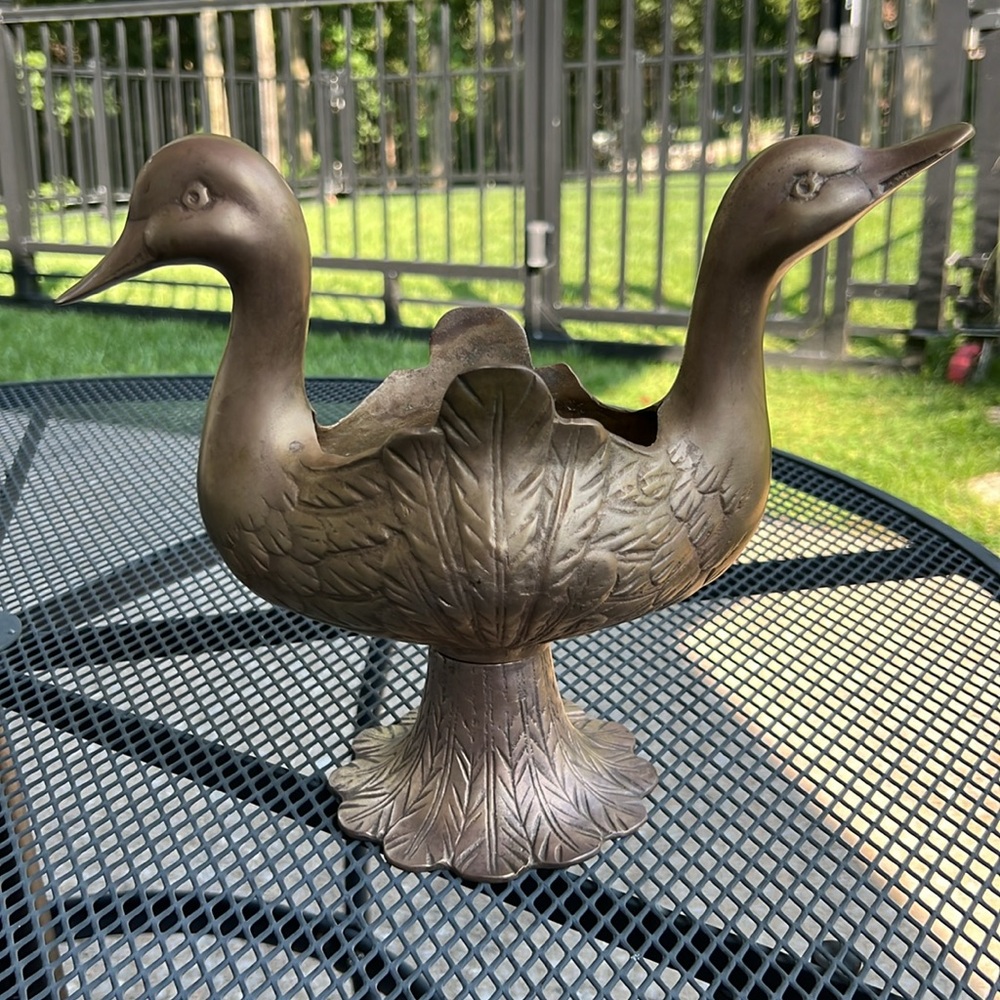 MID-CENTURY BRASS DOUBLE SIDED SWAN CANDY DISH-VINTAGE - Picture 5 of 15